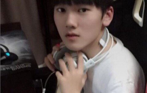 开云-关于JackeyLove回归赛场，赛况扑朔迷离首场状态亮眼，IG观众沸腾！的信息